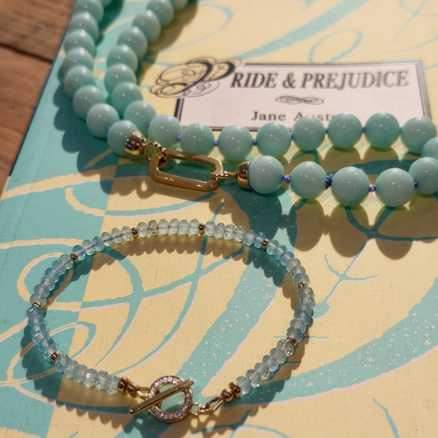 BIRDIE mint green chalcedony gemstone bead necklace