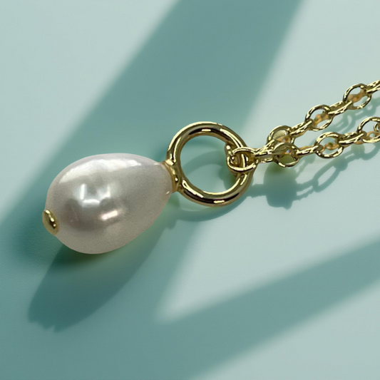 ELKA gold freshwater pearl pendant with chunky cable chain