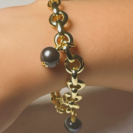 NERA gold chain and freshwater pearl bracelet