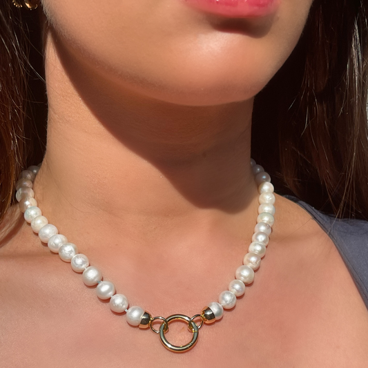 ROMY freshwater pearl hand-knotted necklace
