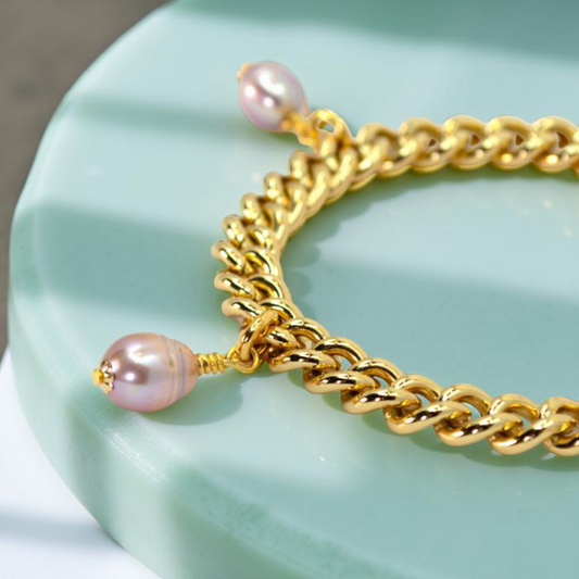 SILVANA gold curb chain and freshwater pearl bracelet