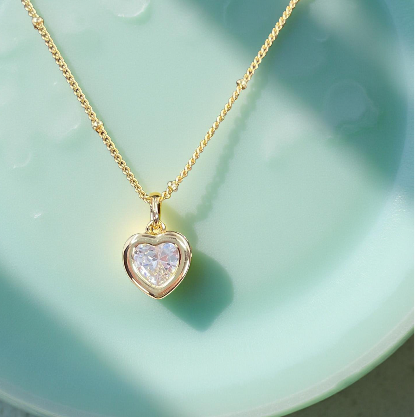 SOFIA gold heart bezel pendant