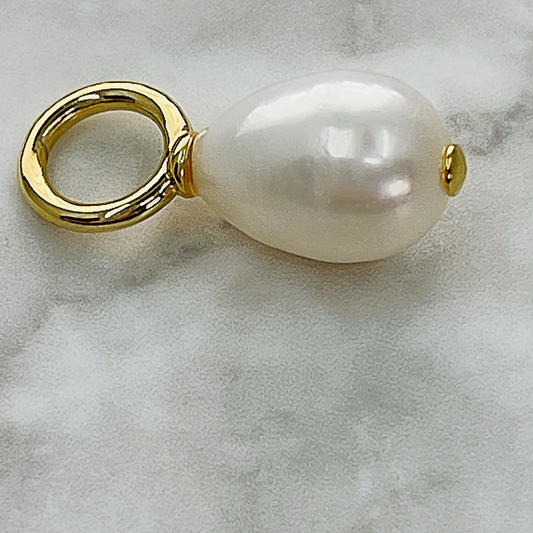 White freshwater pearl charm